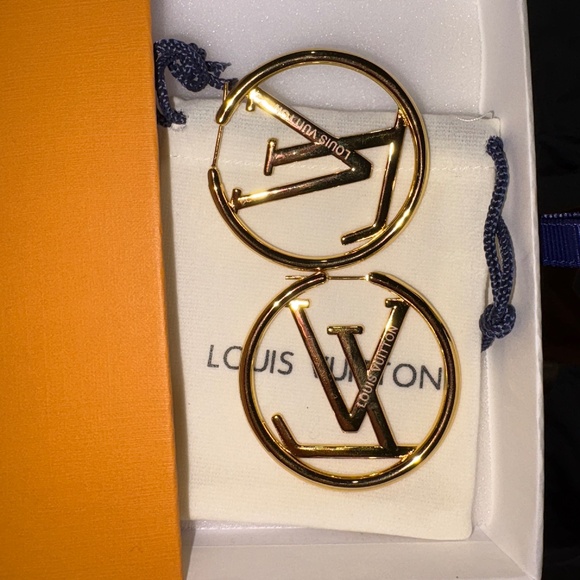 Louis Vuitton - Picture 2 of 2